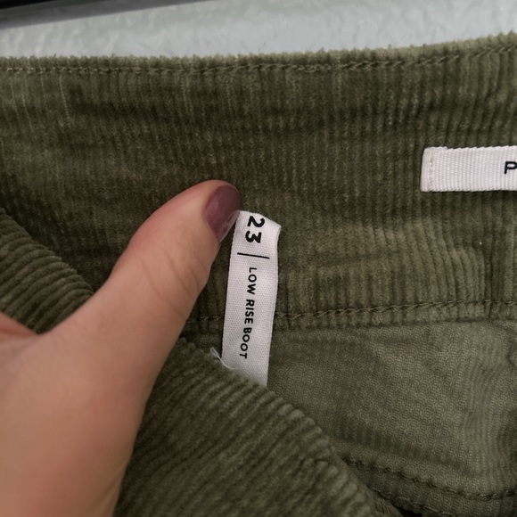 PERFECT for fall and back2school. Only worn a couple of times!! - Picture 3 of 4